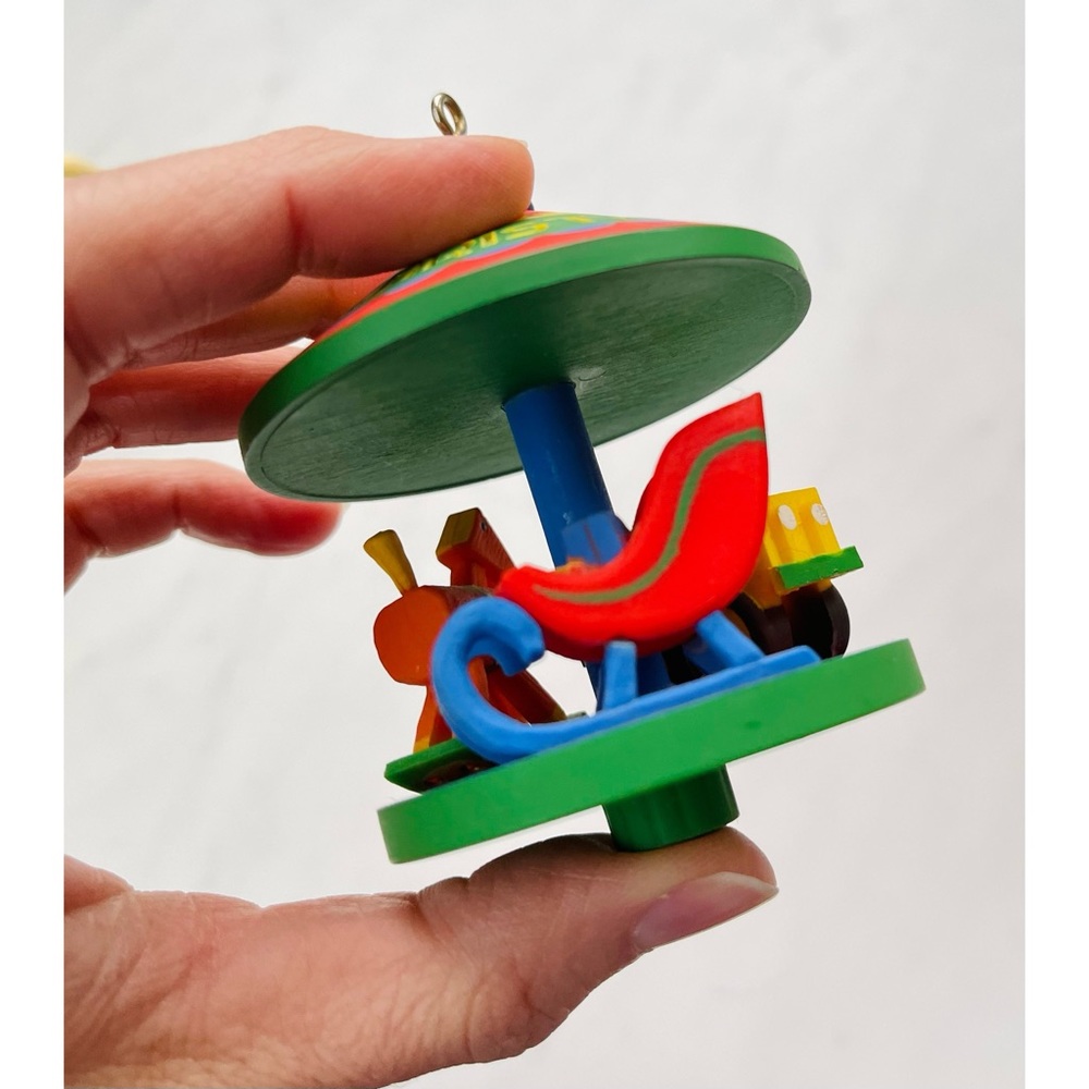 Set Of 2 Vintage Hallmark Tree Trimmer Ornaments 1980 Teapot & 1978 Carousel - Picture 10 of 13